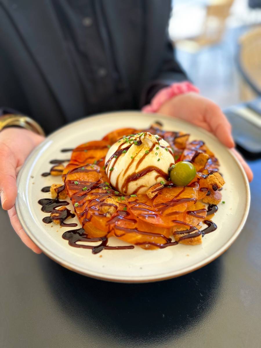 Restaurant pour événement d entreprise avec ambiance décontractée et cuisine du terroir à Dijon centre ville vers Dijon place de la Liberté