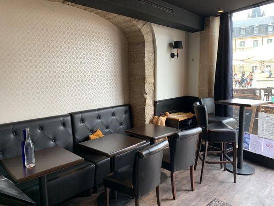 Organisation d'anniversaire dans restaurant bar ouvert jusqu à 1h le week end à Dijon vers Dijon place de la Liberté